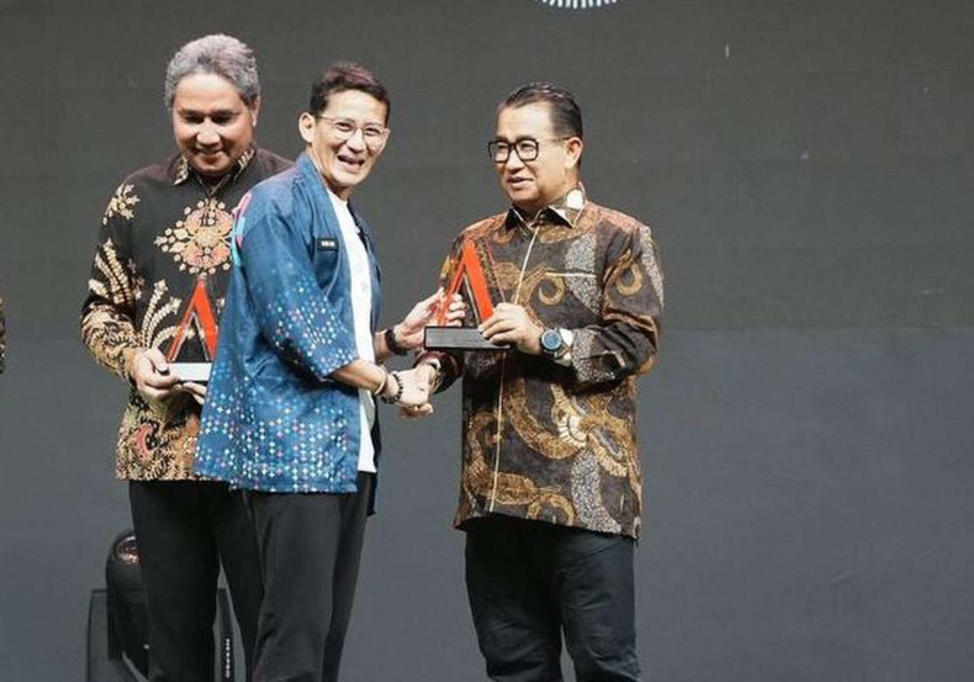 Akmal Malik Raih Penghargaan IDeaward 2024 Kategori Keberlanjutan & Kreativitas Lingkungan