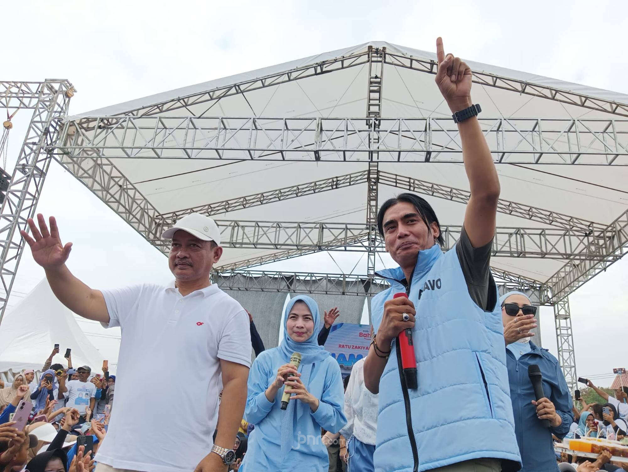 Artis & Warga Serang Senam Bahagia Bersama Ratu Zakiyah-Najib Hamas