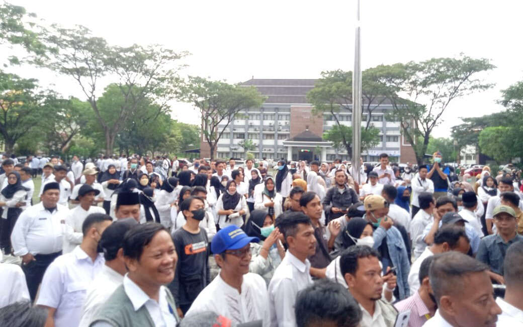 Terlambat 2 Bulan, Gaji Guru Honorer Negeri Banten Akhirnya Cair