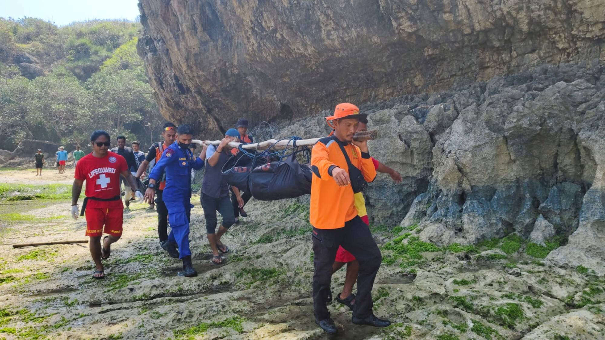 Nelayan Lebak Terseret Ombak di Pantai Goa Langit Sawarna Akhirnya Ditemukan, Innalillahi