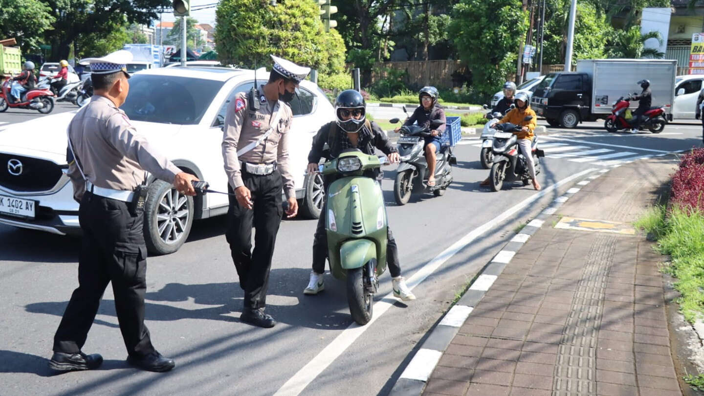 Polresta Denpasar Gelar Operasi di TL Kargo, Jaring Belasan Pelanggar Lalin