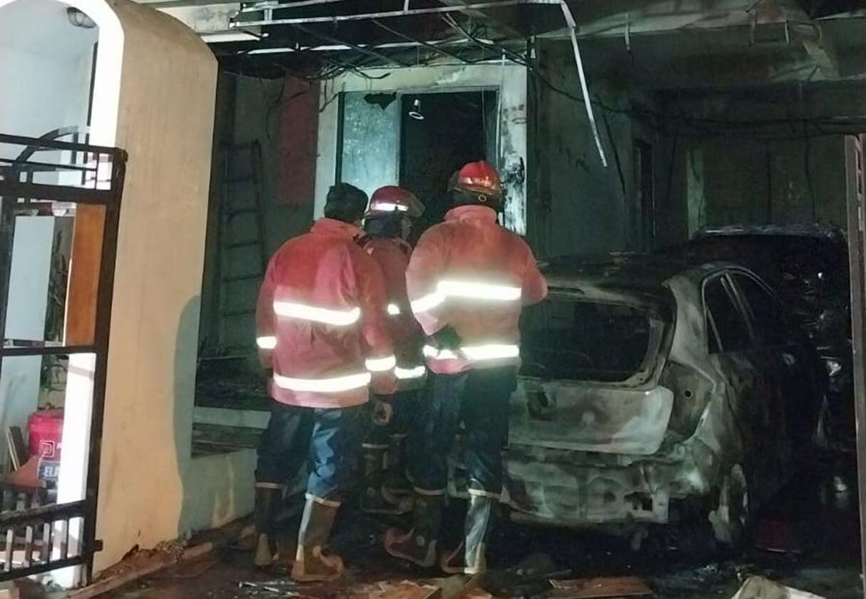 Rumah Kontrakan di Denpasar Terbakar, 2 Mobil & Dua Motor Ludes, Ini Temuan Polisi