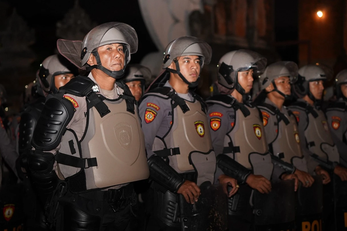Polisi Bali Dilarang Keluar Markas, Apel Malam Antisipasi Unjuk Rasa Lanjutan