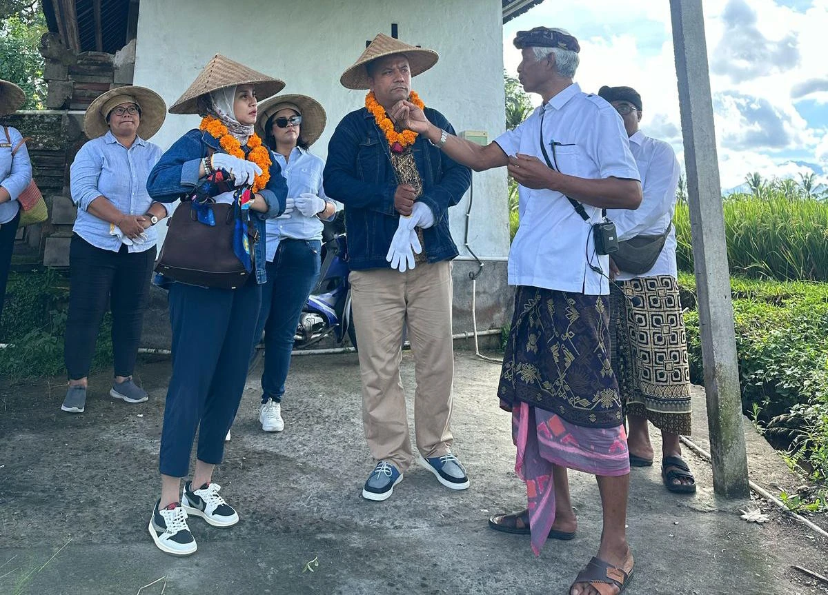 Jurnalis Aljazair Mengunjungi DEB Keliki & UMKM Binaan Pertamina, Ajang Promosi