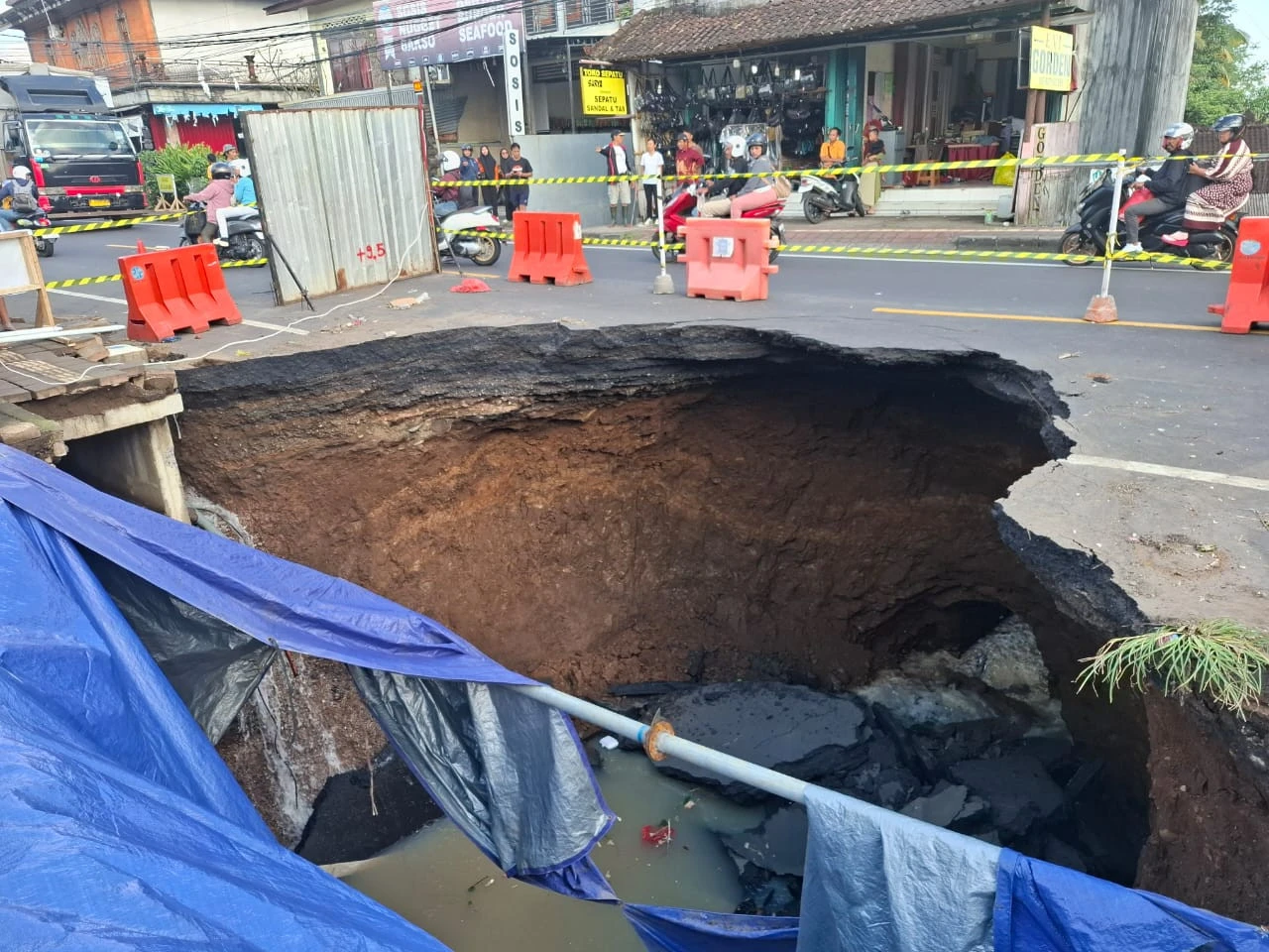 Kebut Perbaikan Jalur Denpasar-Gilimanuk, Mobilisasi Alat Barat, Pasang Box Culvert