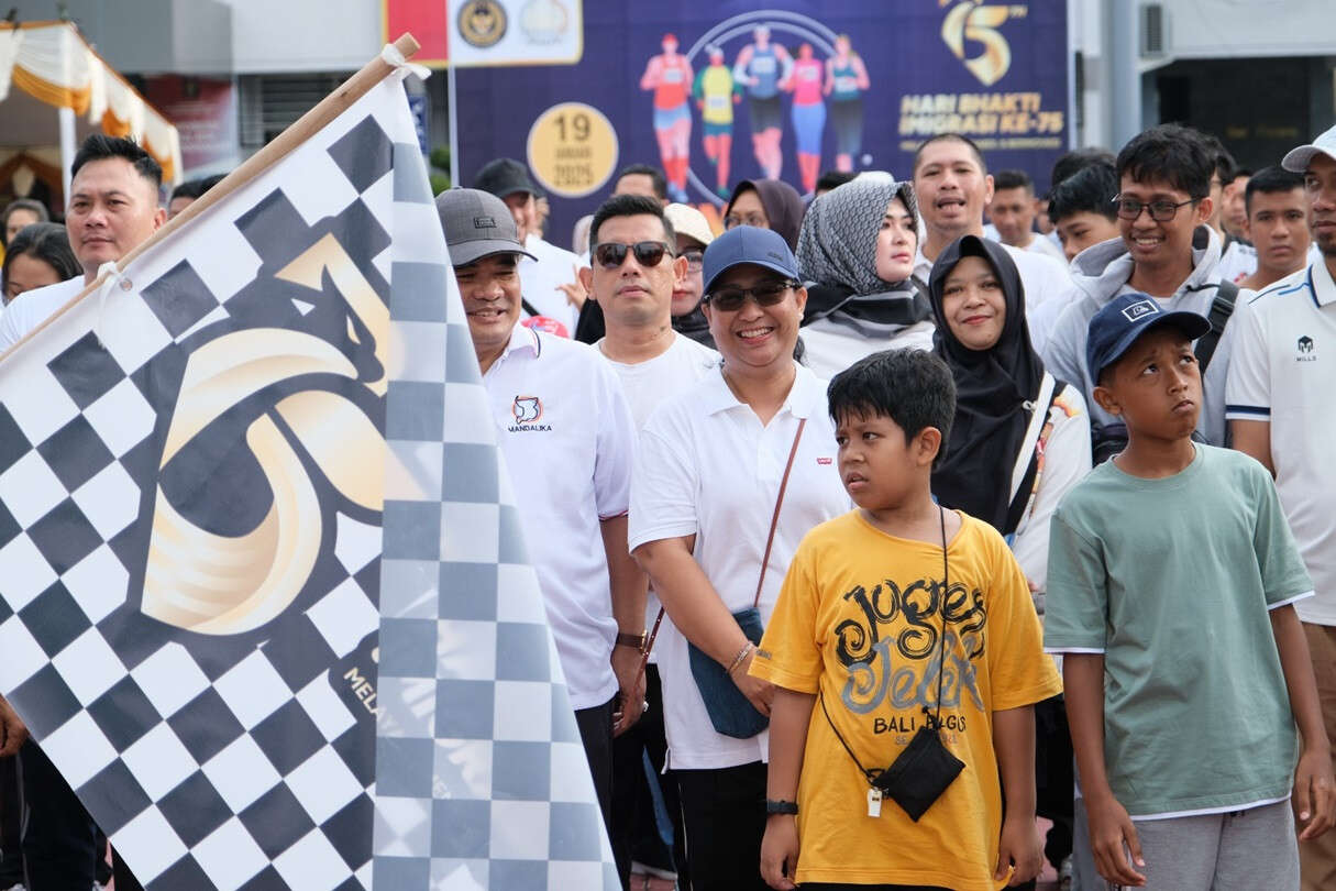 Semarak HBI ke-75: Kemenkum NTB Ikut Fun Walk Bersama