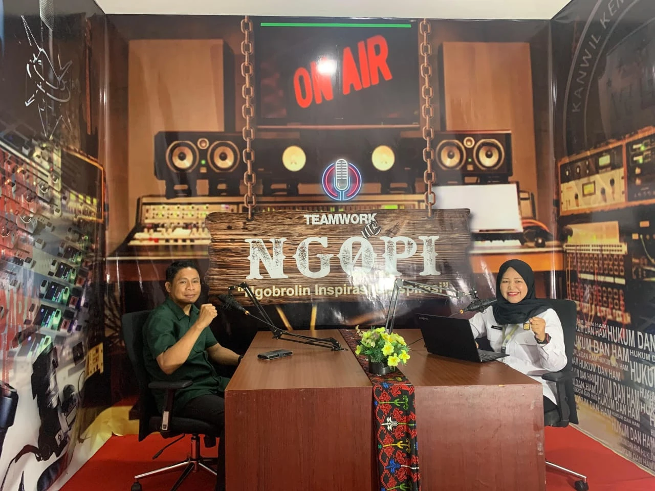 Kemenkum NTB Gali Potensi Desa Lenangguar Melalui Podcast NGOPI