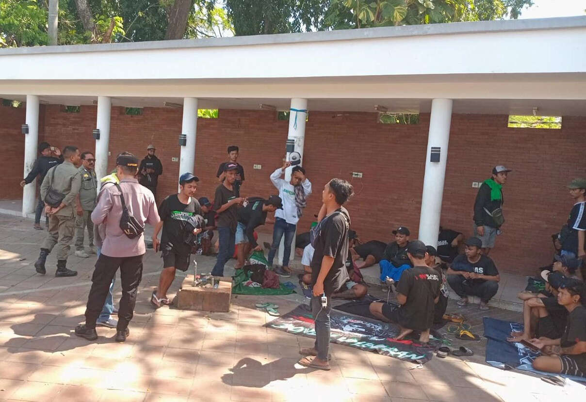 Puluhan Bonek Nekat ke Bali Menonton Laga Persita vs Persebaya, Polisi Turun Tangan