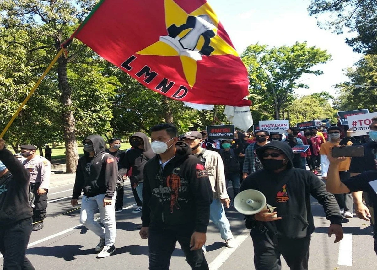 Proyek FSRU LNG Berisiko Bagi Ekologi hingga Pariwisata, LMND Bali Buka Data