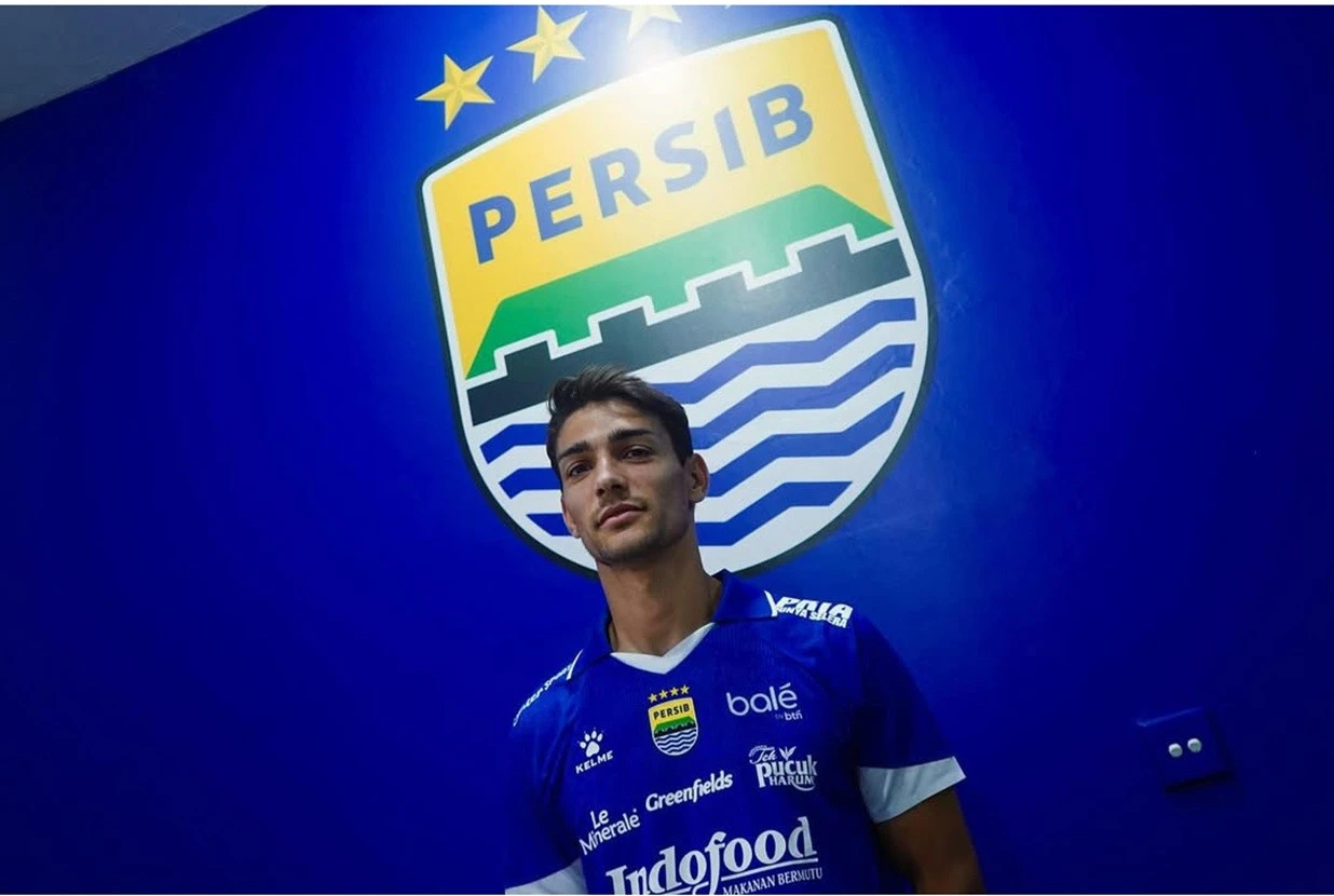 Cuci Gudang Persib Berlanjut, Eks Bek Como 1907 Federico Barba Resmi Berpisah