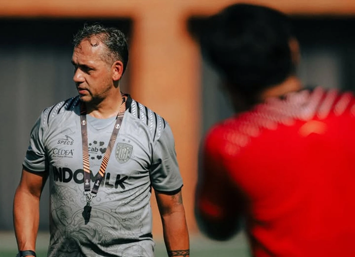 Asisten Pelatih Bali United Lengkap, Jeffrey Talan Siap Angkat Performa Tim