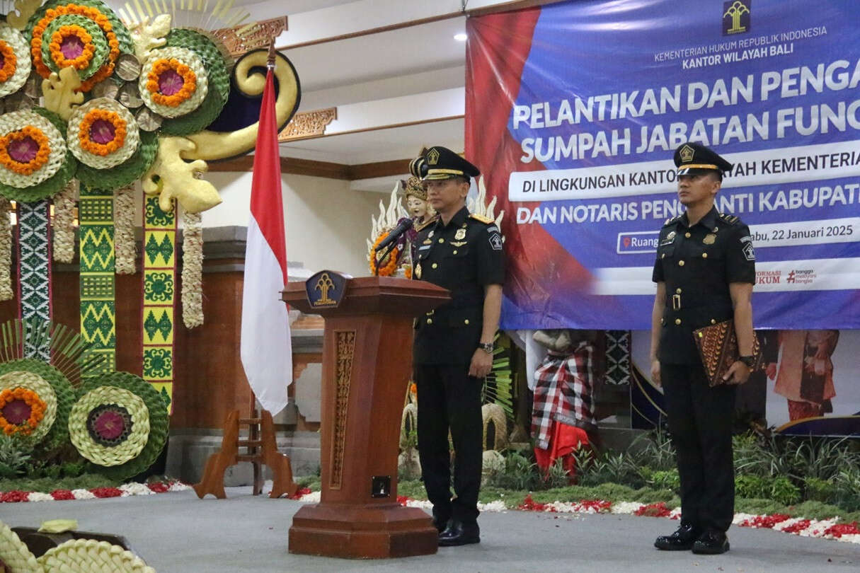 Kakanwil Wahyu Eka Lantik 8 Pejabat Fungsional & Notaris Pengganti, Ini Pesannya