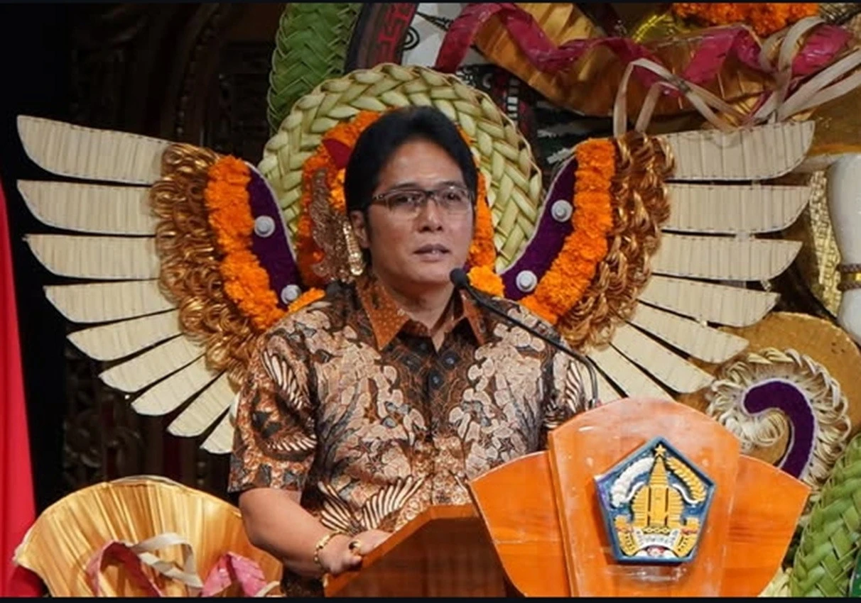 Wagub Giri Prasta Sentil Wartawan Abal-abal, Ajak Jurnalis Bikin Berita Berbobot