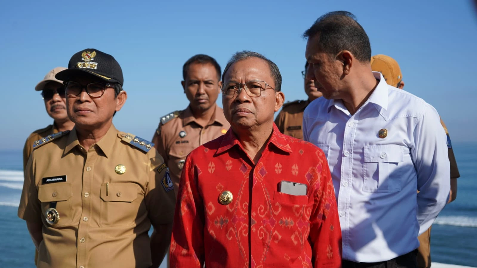 Koster Turun Gunung Bongkar 48 Bangunan Ilegal di Pantai Bingin, Tegas!