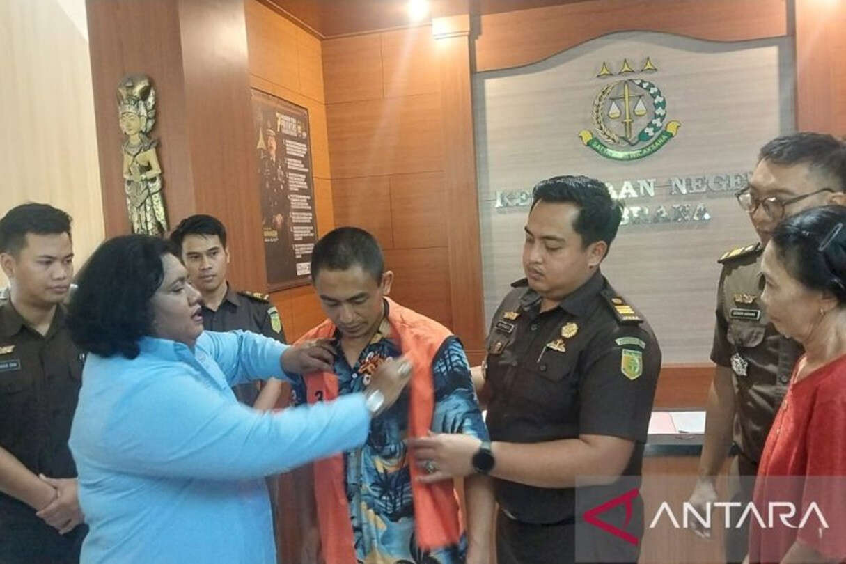 Kejari Jembrana Pasang Gelang Detektor ke Pelaku Pencurian Penerima RJ, ternyata