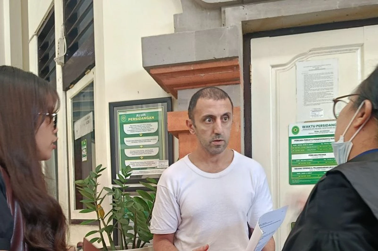 Bule Amerika Pencuri Televisi di Bali Dituntut 7 Bulan Penjara, Begini Kisahnya