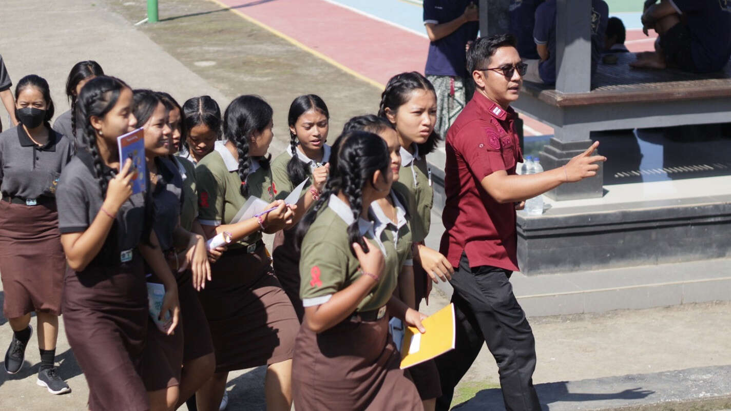 Pelajar SMAN 1 Susut Cek Lapas Narkotika Bangli, Terkesan Pembinaan di Penjara