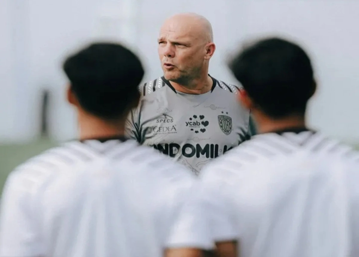 Johnny Jansen Sentil Fisik Pemain, Harus Siap Bermain Minimal 90 Menit