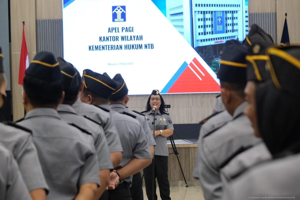 Kakanwil Pimpin Apel Pagi Kemenkum NTB, Beri Pesan Penting
