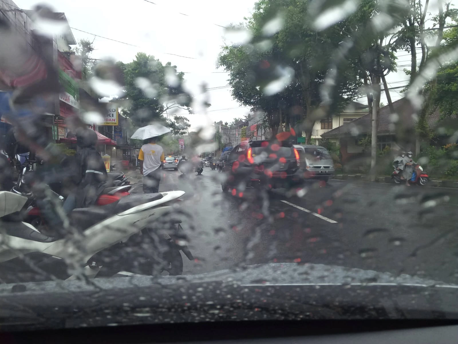 Sebagian Bali Masih Diguyur Hujan saat Musim Kemarau, BMKG Beri Penjelasan