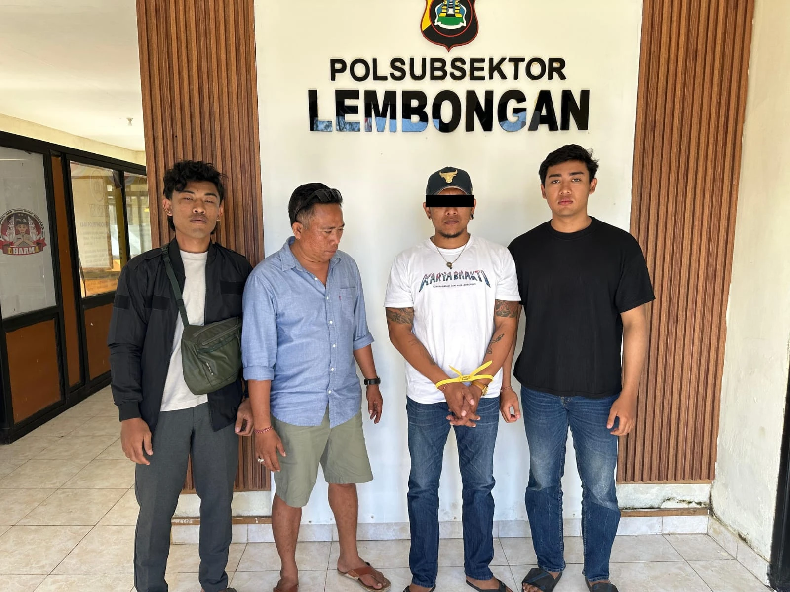 Aksi Barbar Pria Bertato Penganiaya Pedagang Lalapan Berakhir Klimaks, Ngeri