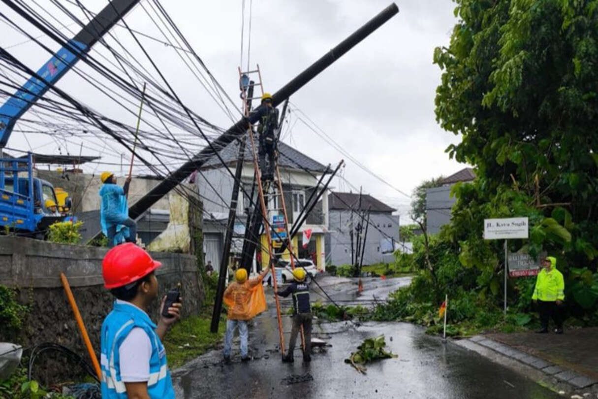 Cuaca Bali Lagi Buruk, 137 Ribu Pelanggan Listrik Terdampak, PLN Berjibaku