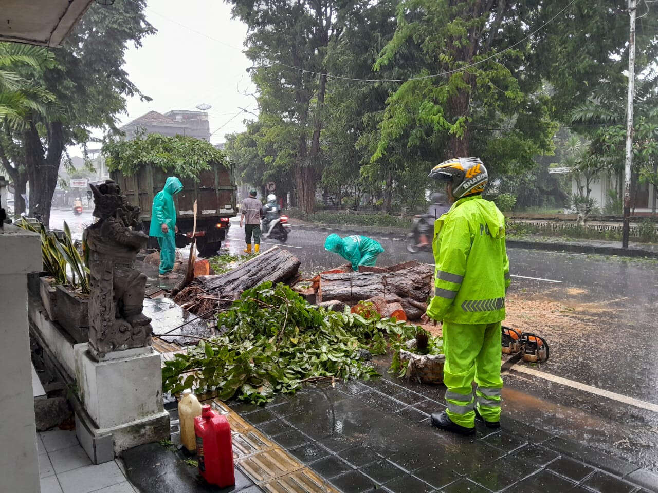 Cuaca Buruk di Bali Berlanjut, Waspada Pergerakan Bibit Siklon 92S