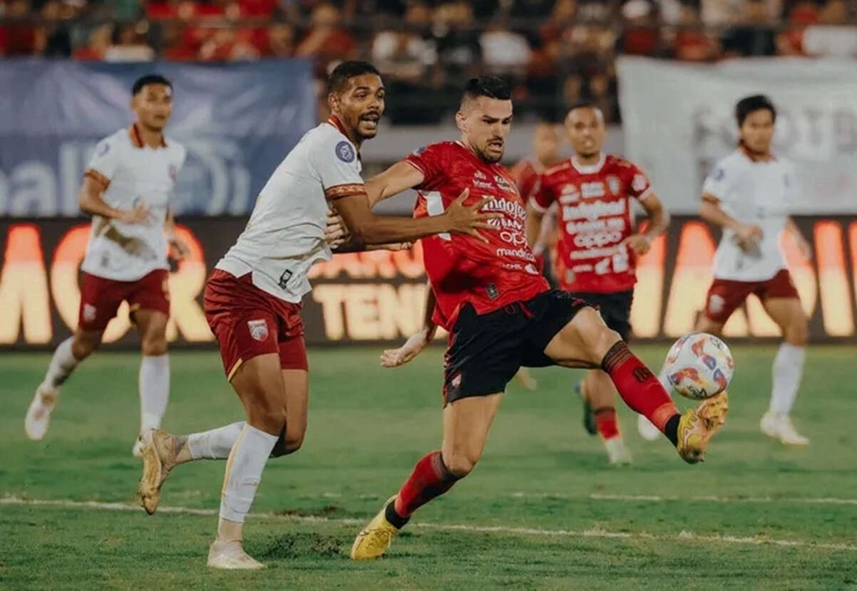 Statistik Bali United vs Borneo FC: Formasi 4-3-3 Efektif Redam Skema 4-4-2