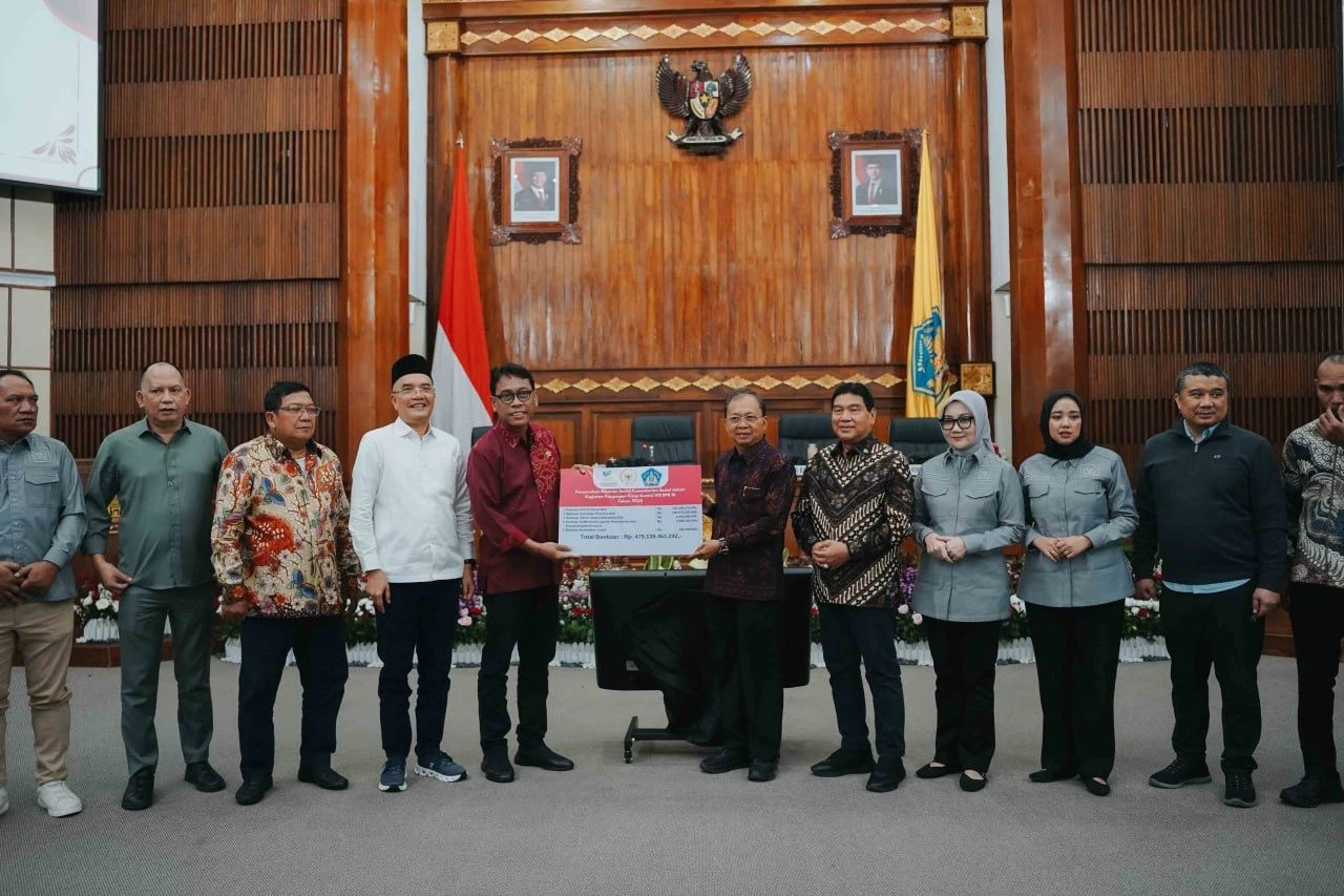 Bali Diguyur Bantuan Pascabanjir, Koster Beber Rencana Mitigasi saat Musim Hujan