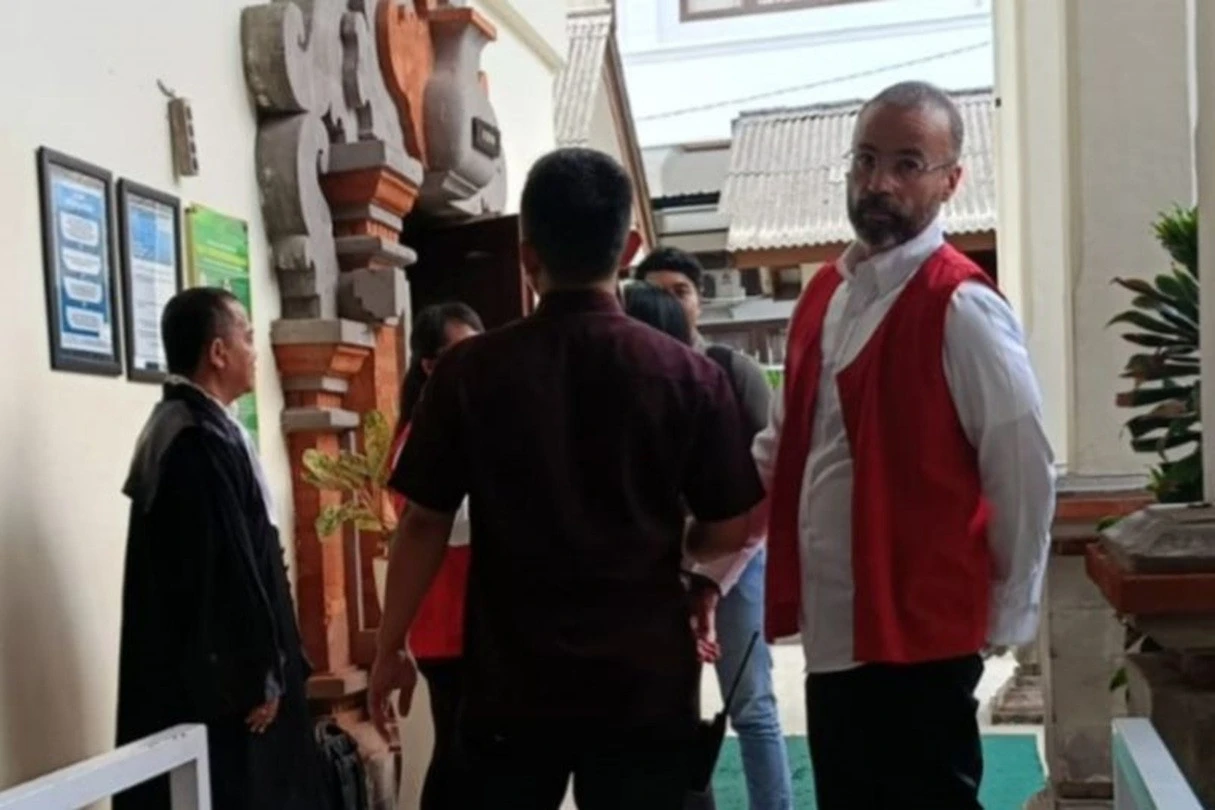 Bule Kanada di Bali Syok Diganjar 1,5 Tahun Penjara, Spontan Pikir-pikir