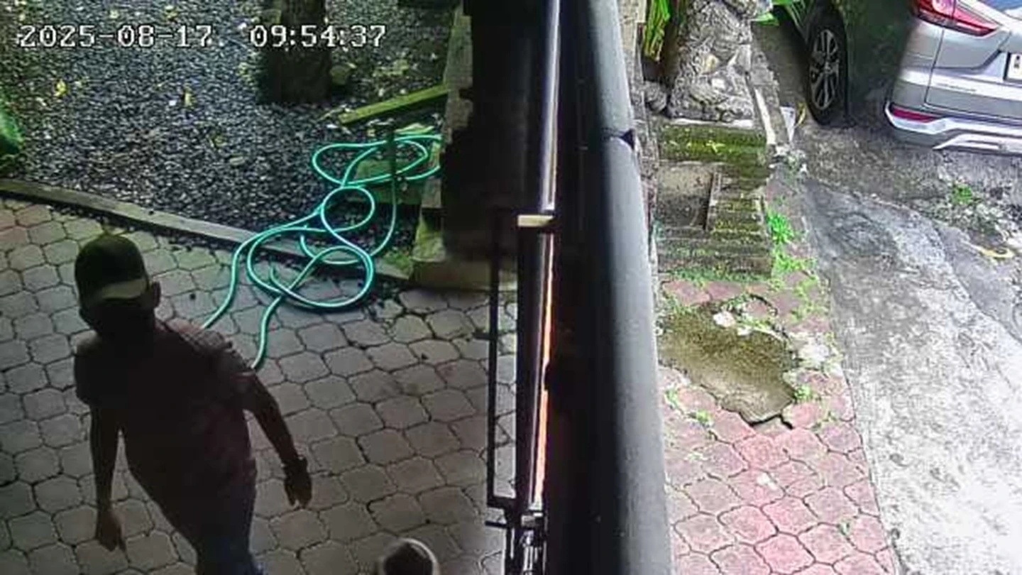 Pencuri di Denpasar Bali Terekam CCTV, Korban Rugi Rp 700 Juta