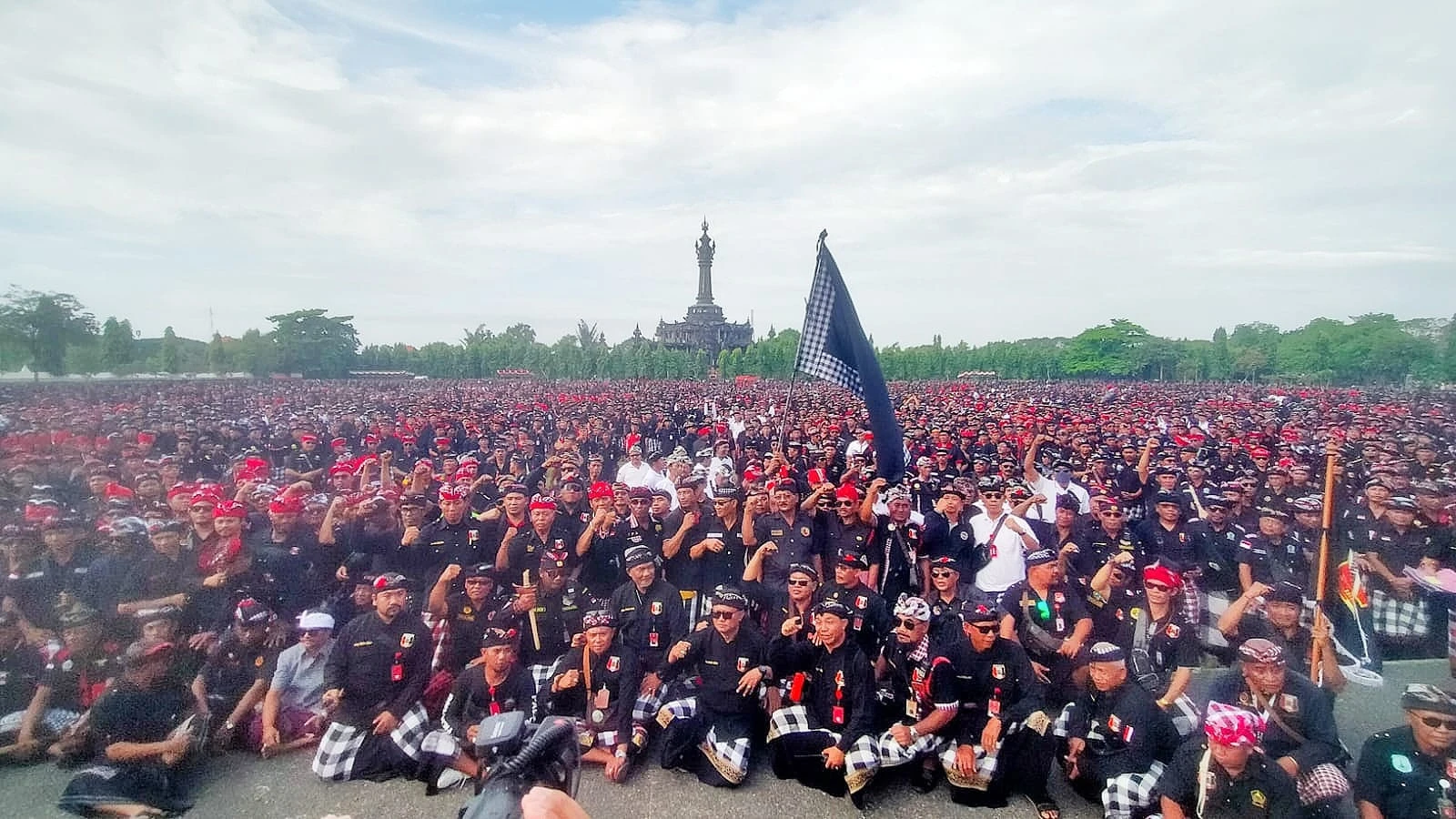 13 Ribu Pecalang Bali Berkumpul, Deklarasi Tolak Preman Berkedok Ormas