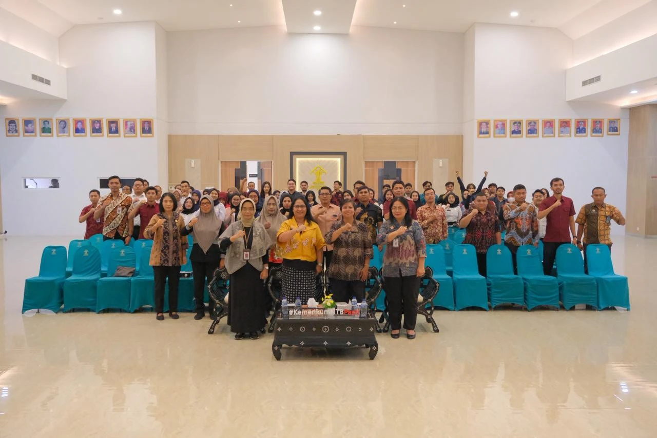 Sampah Jadi Problem Besar NTB, Siti Aisyah Sosialisasi Program Eco Green Office