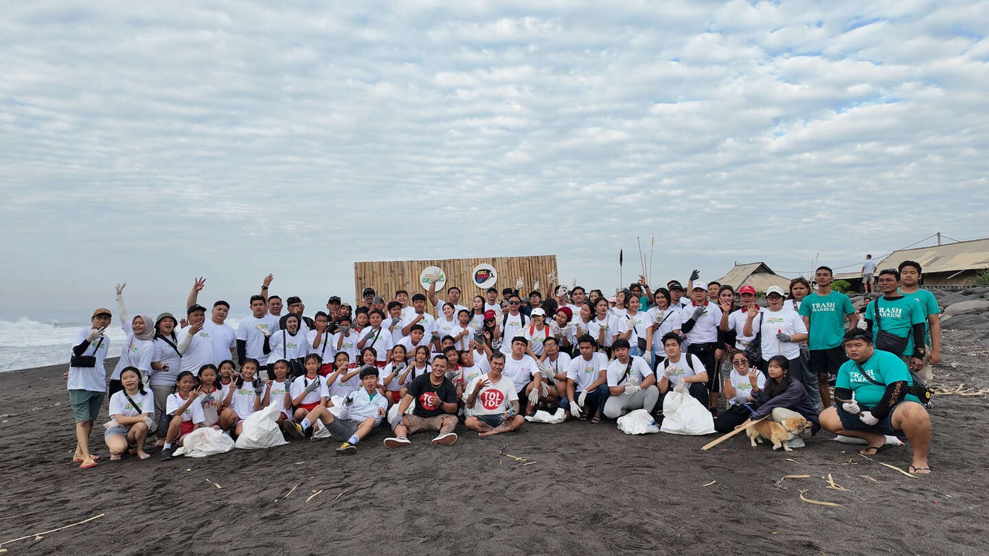 Finna Food Gandeng World Cleanup Day & Komunitas Bersih-bersih Pantai Lembeng Bali