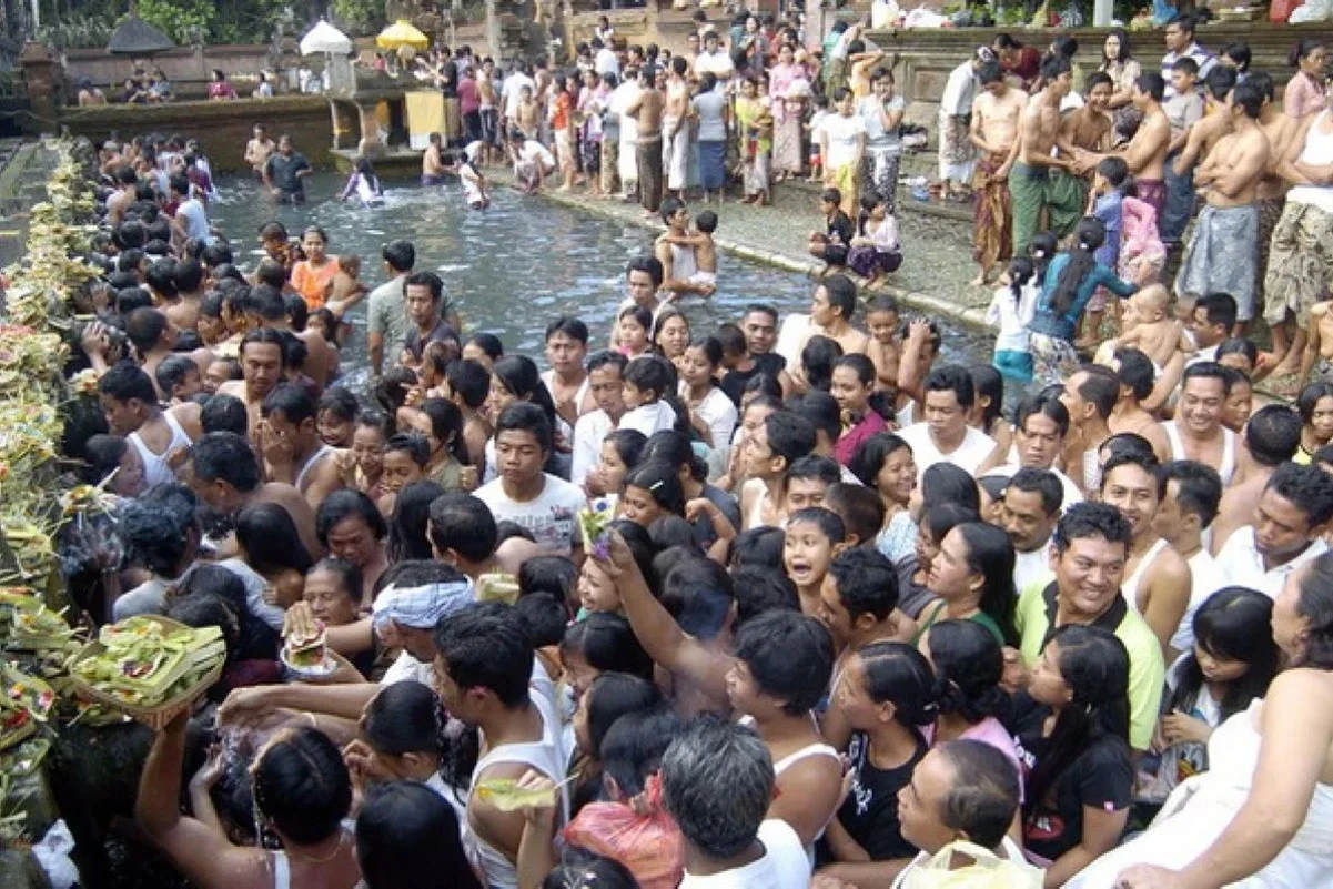 Makna & Arti Banyu Pinaruh Dalam Agama Hindu Minggu (17/12): Momen Menyucikan Diri