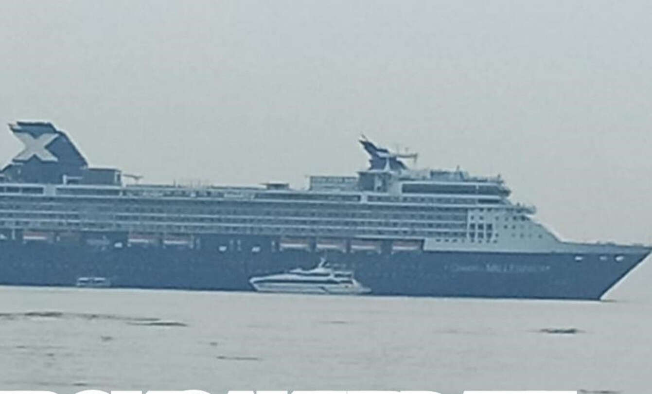 Kapal Pesiar Jumbo MV Celebrity Millennium Singgah di Buleleng, Ada yang Unik