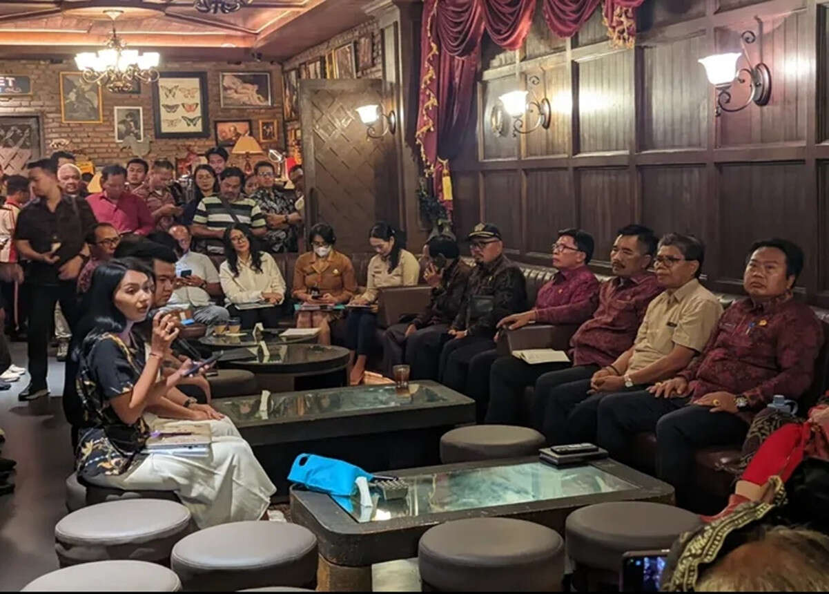 Atlas Minta Maaf & Gelar Guru Piduka, DPRD Bali Rekomendasikan Tutup Sementara