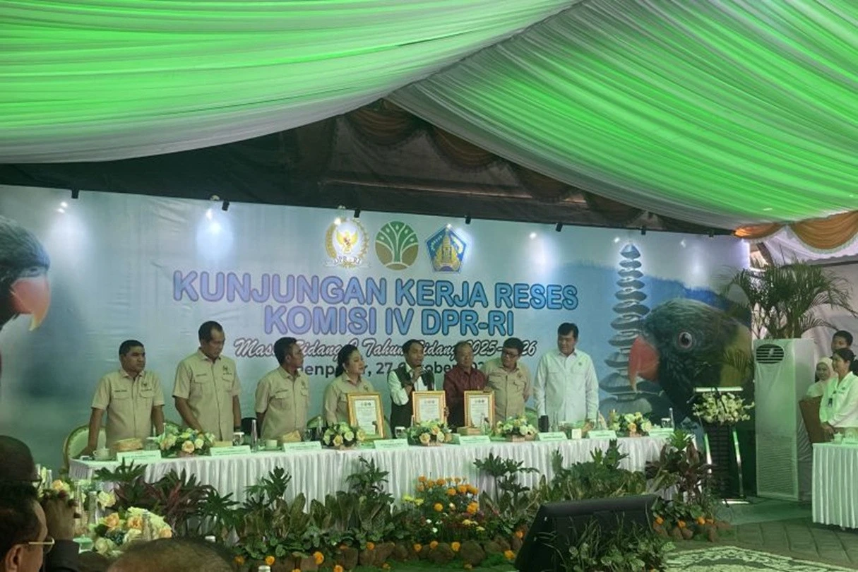 Raja Juli hingga Titiek Soeharto Beri Nama 3 Perkici Dada Merah, Ini Kata Koster