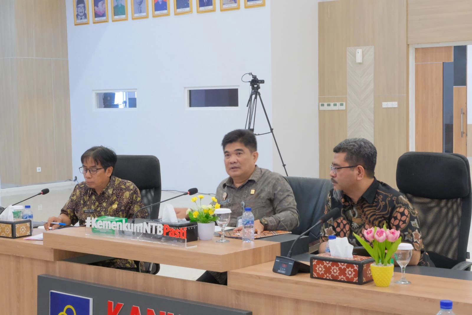 Kemenkum NTB Harmonisasi 13 Raperkada Sumbawa Barat, Sorot Reformasi Regulasi