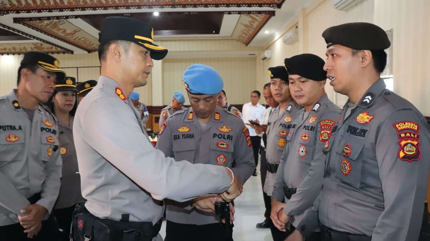 AKBP Roy Marantika Mendadak Periksa Senpi Anggota Polresta Denpasar, Ada Apa?