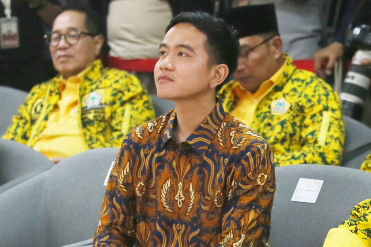 Rocky Gerung Sarankan Jokowi Surati Prabowo agar Gibran Tinggal di IKN