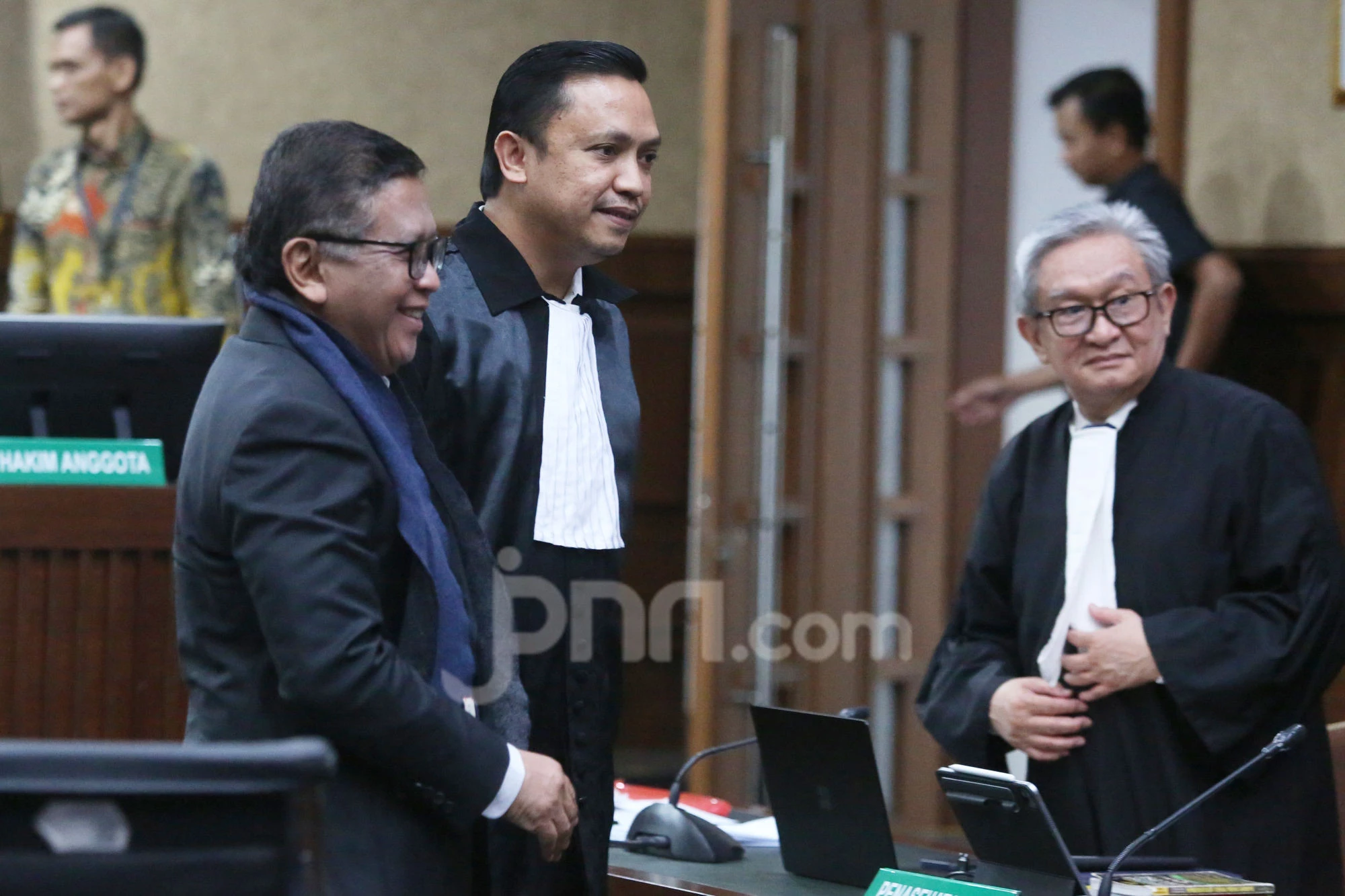 Anggap Perkara Hasto Bentuk Pesanan, Maqdir Singgung Pemecatan Jokowi dan Keluarga
