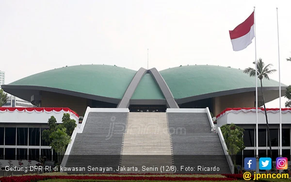 Warga Desa Sukaresmi Mengadukan Pengosongan Lahan Eks PTPN VIII ke DPR