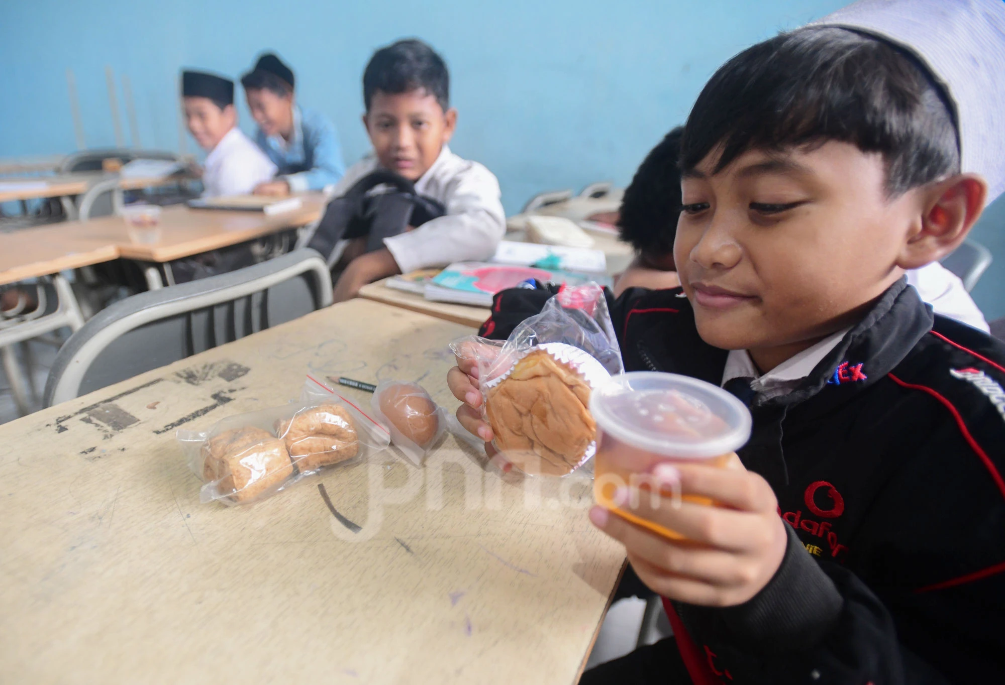Kepsek Bersaksi di MK: Gaji PNS, PPPK, dan Honorer Tetap Lancar meski Ada Program MBG