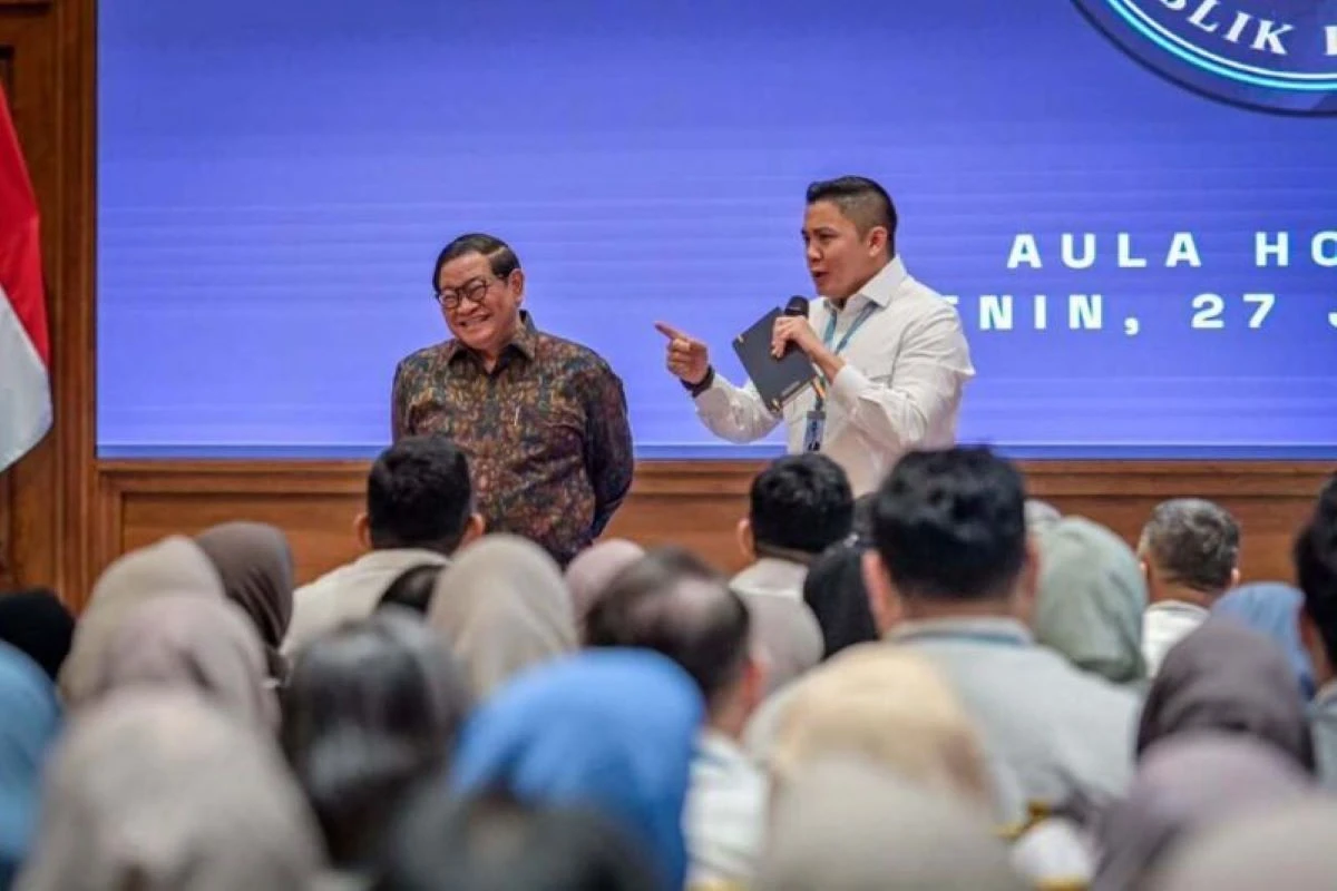 Seskab Teddy Bertemu Pramono Anung Untuk Bahas Isu Strategis