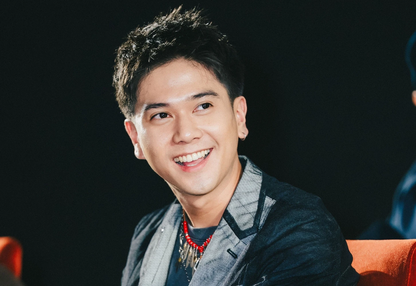 Iqbaal Ramadhan Cerita Karakter Unik dalam Monster Pabrik Rambut