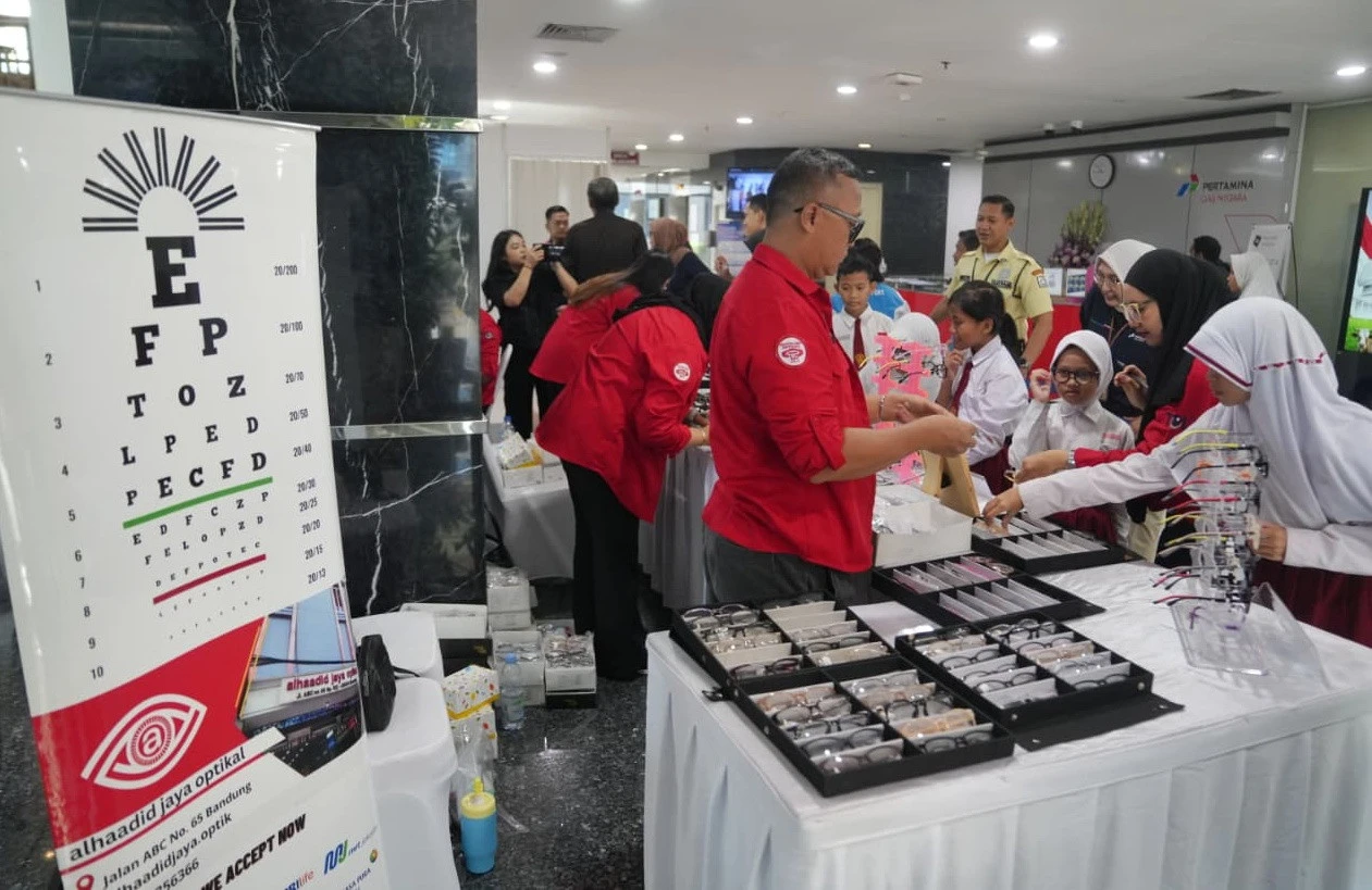 PGN Hadirkan Layanan Kesehatan Mata Bagi Ratusan Siswa dan Warga