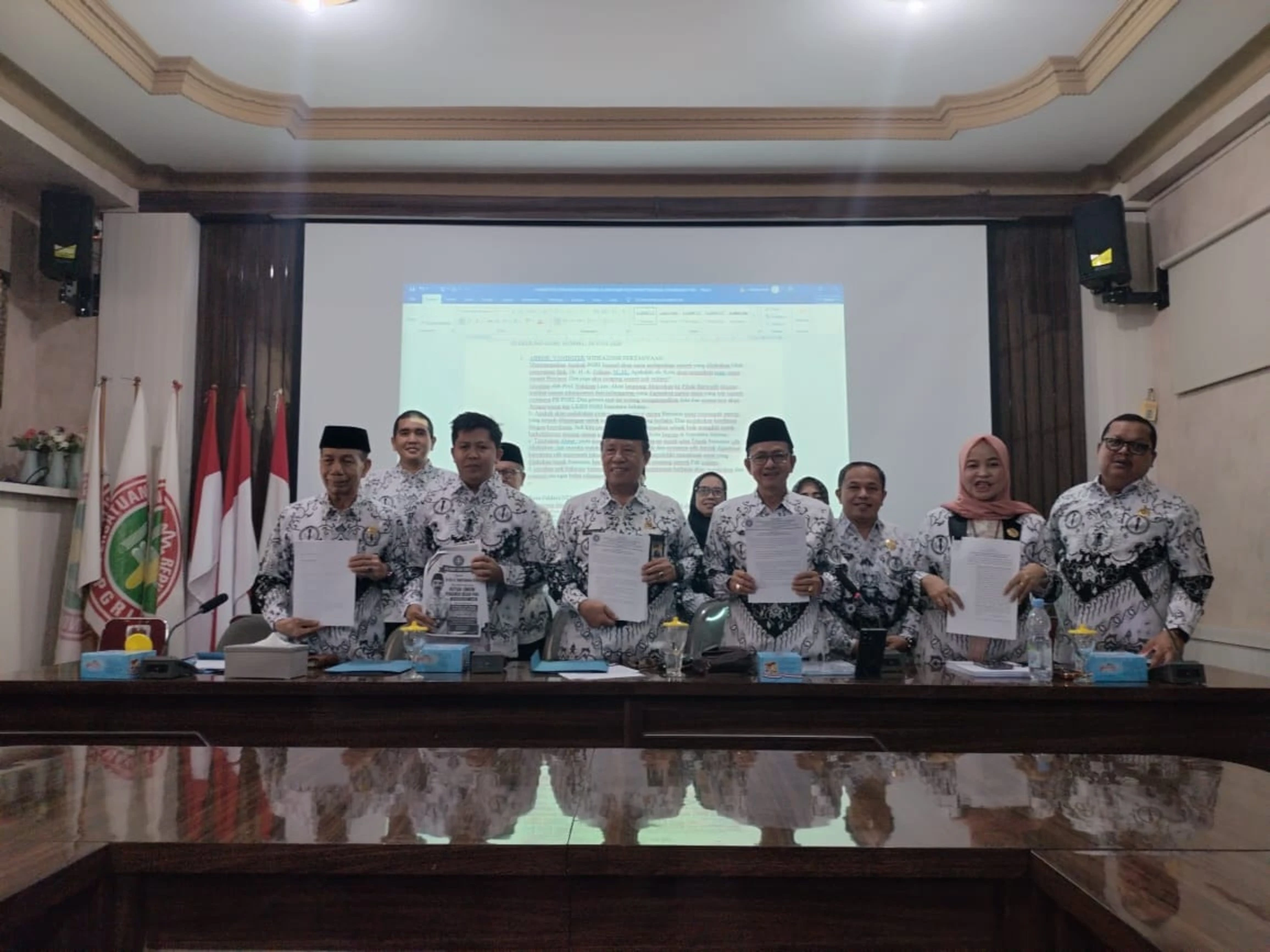 Konflik Internal PGRI Memanas, Menjalar ke Daerah