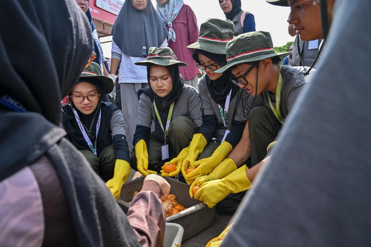 GreenBus Pertamina Mengajak Generasi Muda Belajar dari Kampung Hijau Cemara
