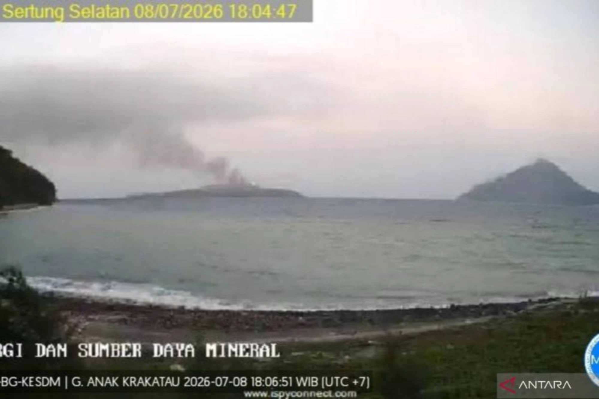 Waspada, Gunung Anak Krakatau Masih Berstatus Siaga